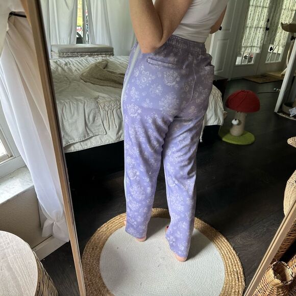 Urban Outfitters Women’s Medium Purple Patterned Pants - Picture 3 of 6